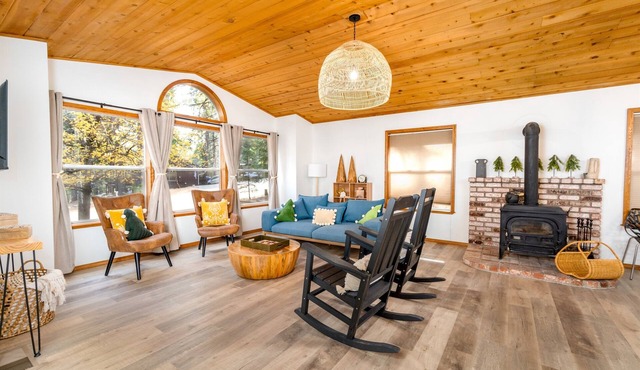 Forest Retreat+Hot Tub| SlyPark, AppleHill & Tahoe