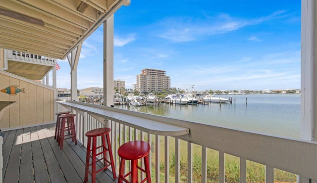 Free Beach Service, Breathtaking Views of Harbor! Sandpiper Cove 1229!