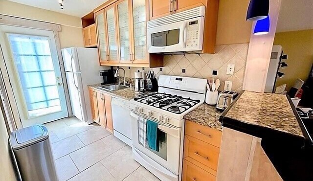 Fully Furnished 2 Bedroom Monthly Rental in Imperial Beach