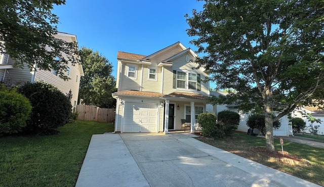 Gabie Fabulous Home Vacation Getaway! Free WIFI 4 bedrooms and 2.5 bathrooms!