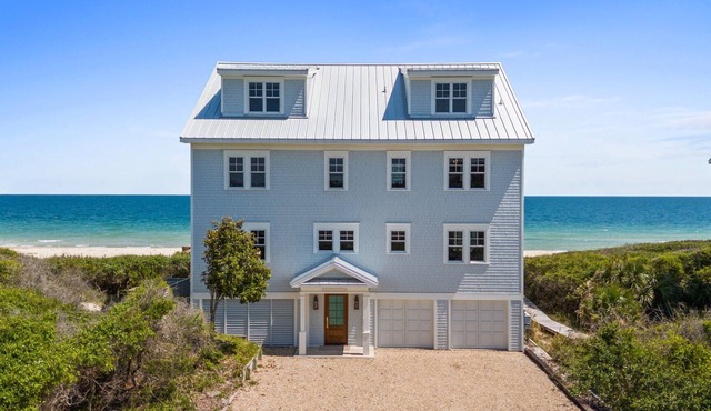 Gorgeous Beachfront Home, Private Boardwalk, Amazing Views, SGI Plantation