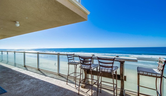 Gorgeous Oceanfront 3bd/3bth in the Heart of Imperial Beach! Two Huge Balconies!