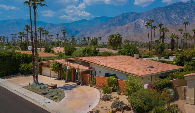 Gorgeous, Spacious Villa in Upscale Canyon Estates - Pool/Spa - Dog OK