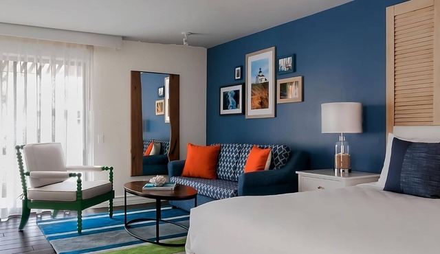 Great Amenities! Five Pools Onsite! Close to San Diego Airport & Mission Beach!