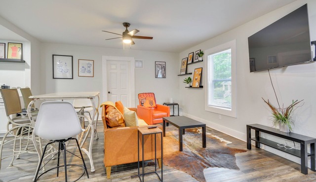 Great for Groups! Greensboro Getaway, 1 Mi to Dtwn