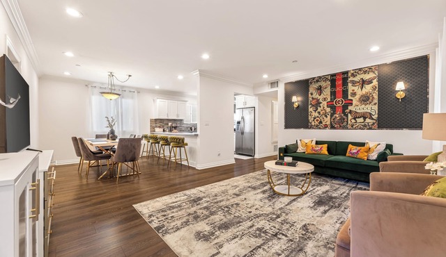 Gucci-Inspired 4B3B Home I Close to World Cup I Gated Parking I Heart of LA