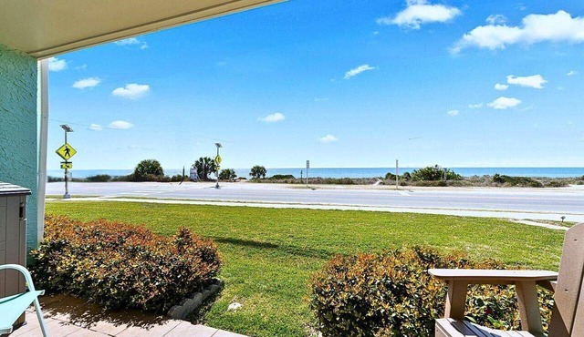 Gulf Front Ground Floor Condo with Pool, Sleeps 6