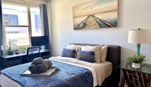 Hillcrest 1BR · 8-Min Walk to Balboa Park · Pool, Hot Tub, Gym, EV Parking