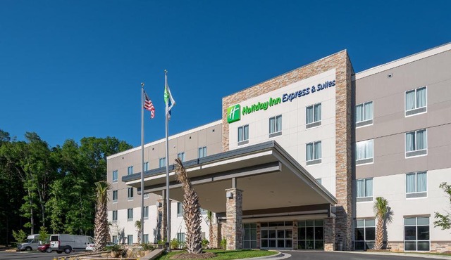 Holiday Inn Express & Suites - Charlotte Airport by IHG