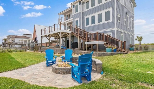 Hot Tub, Fire Pit and Big Views, Beachfront Luxury