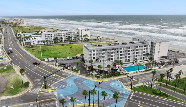 Howard Johnson by Wyndham Oceanfront Daytona Beach