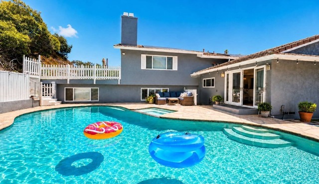 Huge House w/Pool! Sleeps 16 | BBQ | Shuffleboard