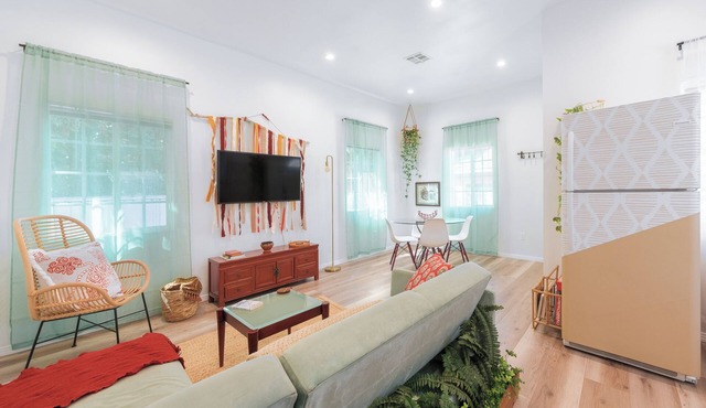 Immaculate 3Bd/3Ba Gated Bungalow - Parking+Yard+Patio, MAJOR INTERNATIONAL SPORTING EVENT Fan Zone, DTLA
