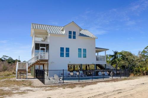 Indian Shores Cottage by Pristine Properties Vacation Rentals