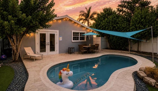 July Week Available FIFA Private Pool Home Near Beach & Stadium Pet & Family sleeps up to 8