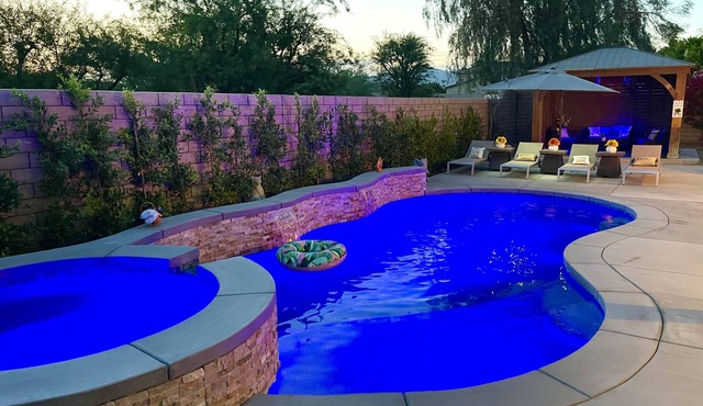 LA Mirage Villa Resort and Spa 4 Br House Fireplace, SPA & POOL