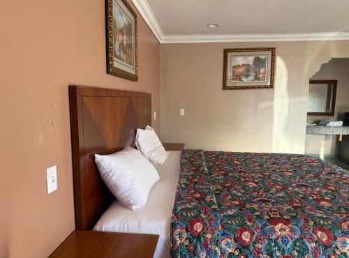 La PETITE ROUGE MOTEL