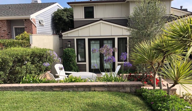 Laguna Beach home with washer/dryer and golf cart