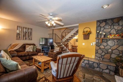 Lake Forest Glen # 142