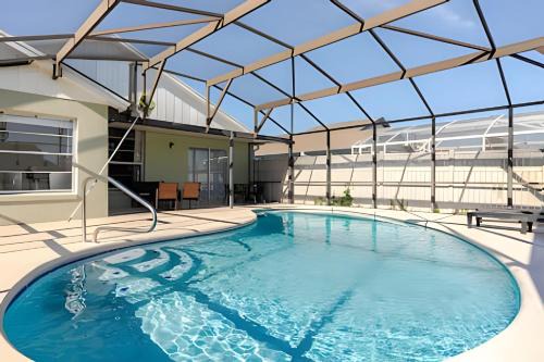 Lakeside View Pool Home, close to Disney, Malls