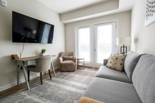 Landing Apartments - Emery Villages