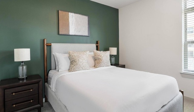Landing | Beautiful 1BD, Courtyard, Clubhouse