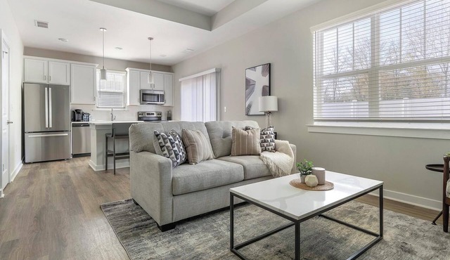 Landing | Spectacular 1BD, Gym, Courtyard