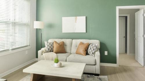 Landing Spectacular 2BD Gym