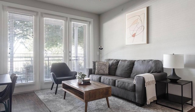 Landing | Stylish 2BD, Clubhouse, Pool