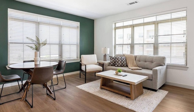 Landing | Stylish 2BD, Gym, Clubhouse