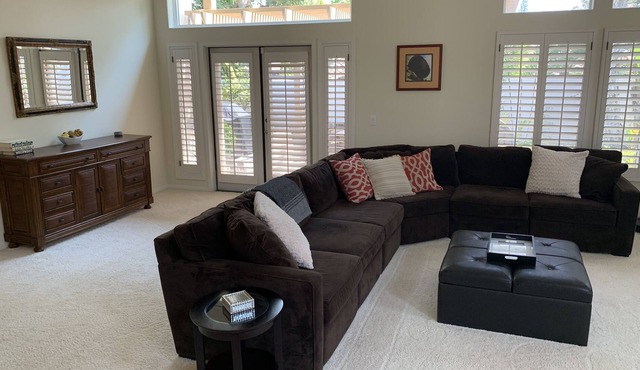 Large 3 Bed, 3 Bath Home plus loft! 10 mins from the Beach and Legoland!