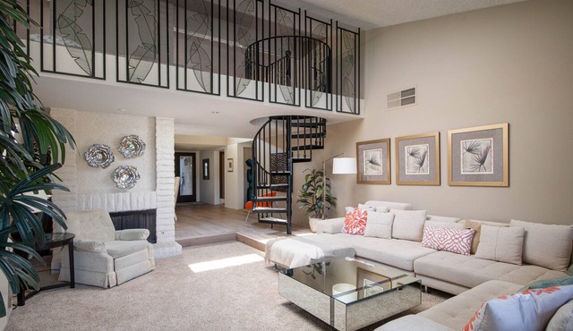 Large Palm Springs Condo | Very Close to Shopping and Restaurants