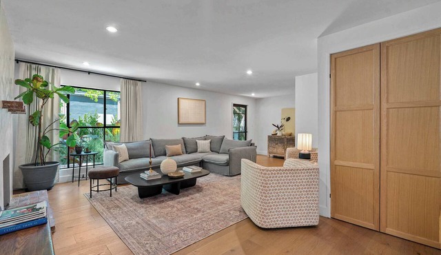 Laurel Canyon 5BR | Fireplace + Garden | C&C