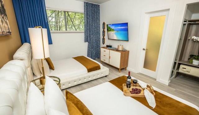Let’s Escape the Cold to South Florida! 3 Awesome Units, Close to Ocean Drive!