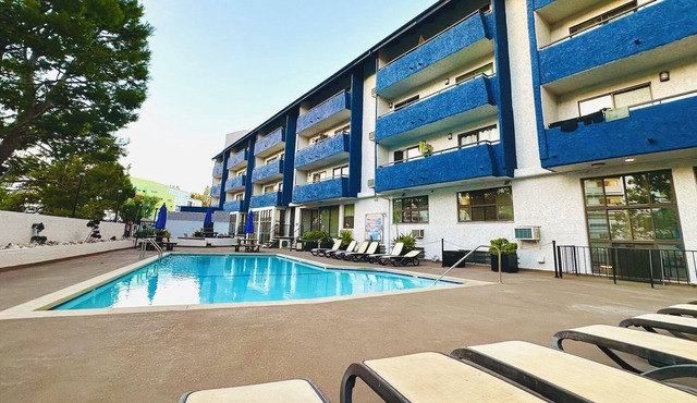Live in Style and Convenience Near UCLA, Beverly Hills, and Santa Monica!