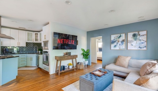 Long Beach Escape Near Beach, Restaurants ,fun & MAJOR INTERNATIONAL SPORTING EVENT Games 8 guests