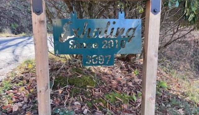 Lovely Cabin - Sleeps 12 - Close to Hatley Pointe Ski Resort