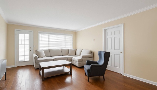 Lovely spacious apartment with WiFi in charming Burlingame
