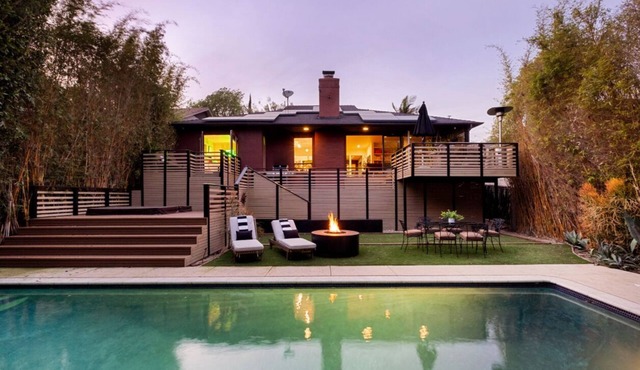 Luxe Getaway Stylish Oasis by Griffith Park with a large private swimming pool