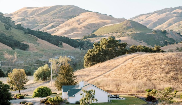 Luxury Estate in Foothills of SanLuisObispo with Farm Animals + Hike, Sleeps 12