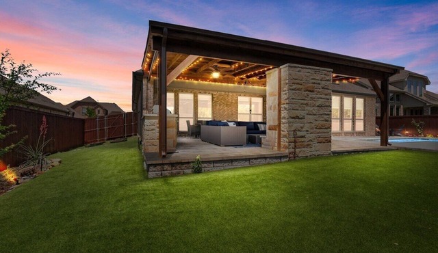 Luxury Indoor/Outdoor Living Oasis