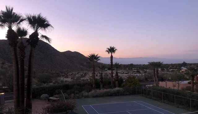Luxury Tennis Court Estate, Pool, Spa, 13 min to Indian Wells.