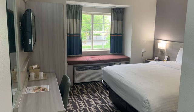 Microtel Inn by Wyndham Charlotte Airport
