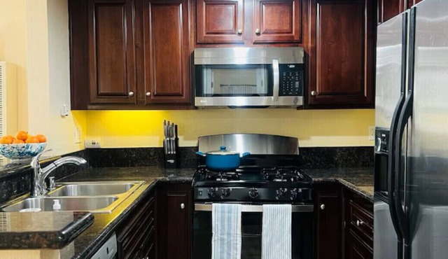Modern 1BR/1BA Getaway in Central San Diego – Walk to Zoo, Balboa Park & Dining
