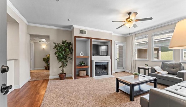 Modern 1BR Reno Retreat · Reno Events & Pool