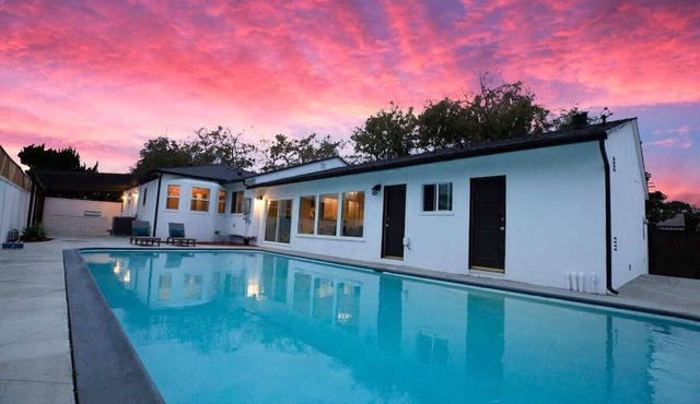 Modern Home close to SoFi Stadium, LAX & Beaches