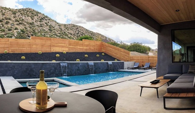 Modern Home with Pool & Spa-walk to Pionertown
