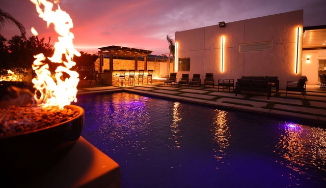 Modern Luxury Villa With Outdoor Kitchen Pool & Spa