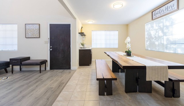Modern Stylish Home | 8 Beds | Walk to DT Alhambra