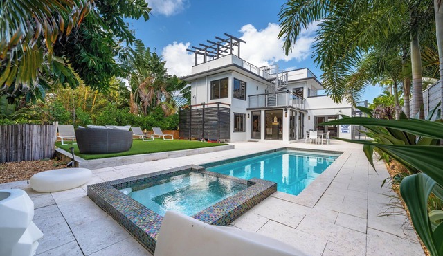 Multi-Level Beach Estate With Heated Pool!